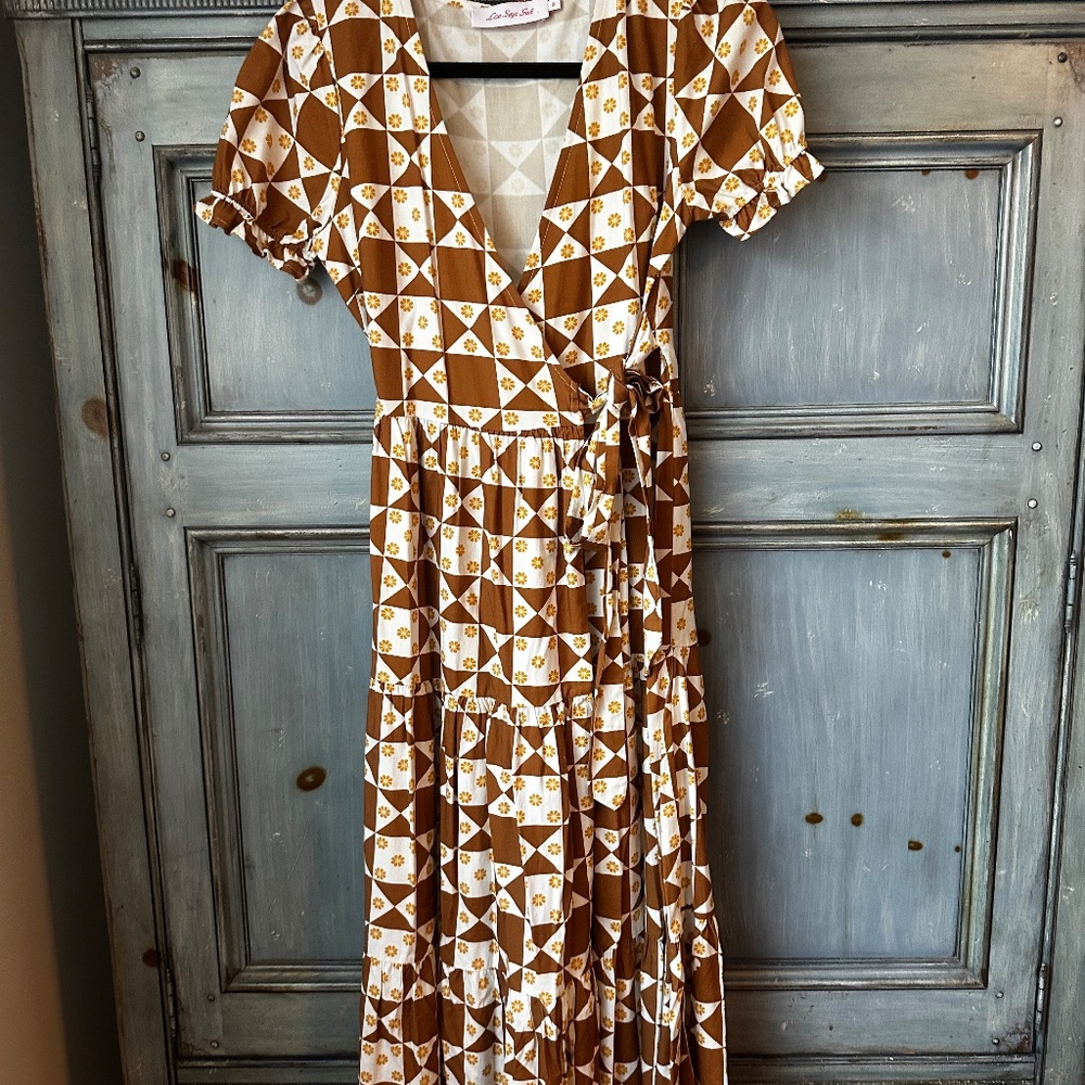 Lisa Says Gah Victoria Wrap Dress in Pecan Cream Size XS - Picture 3 of 11